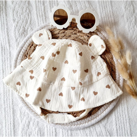 Hydrofiel baby zonnehoedje - beige met hartjes