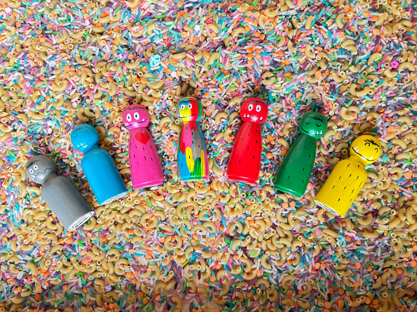 Kleurenmonster peg dolls